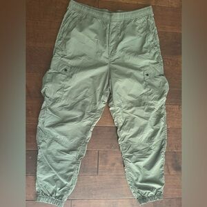 NWOT Gap Nylon High Waisted Tech Cargo Joggers